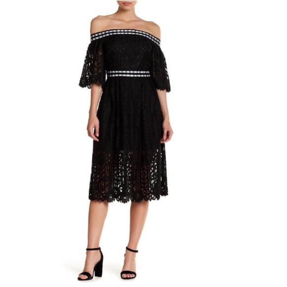 Laundry By Shelli Segal Off-the-Shoulder Lace Dress - Picture 1 of 8